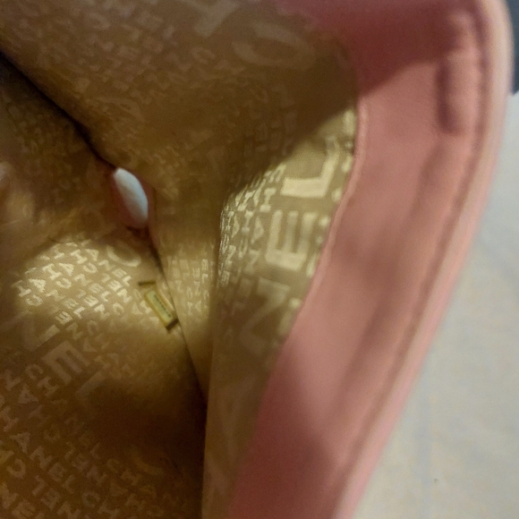 Authentic Chanel Calfskin Icon Logo Bifold Wallet in Pink - Picture 10 of 12